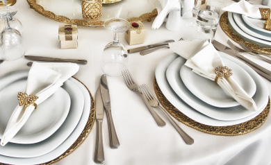 how to set a wedding dinner table