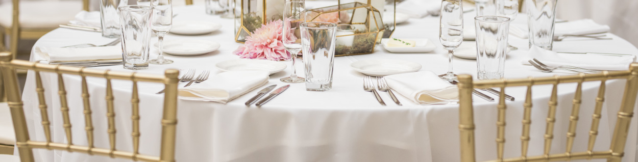 How to set a proper wedding reception dinner table